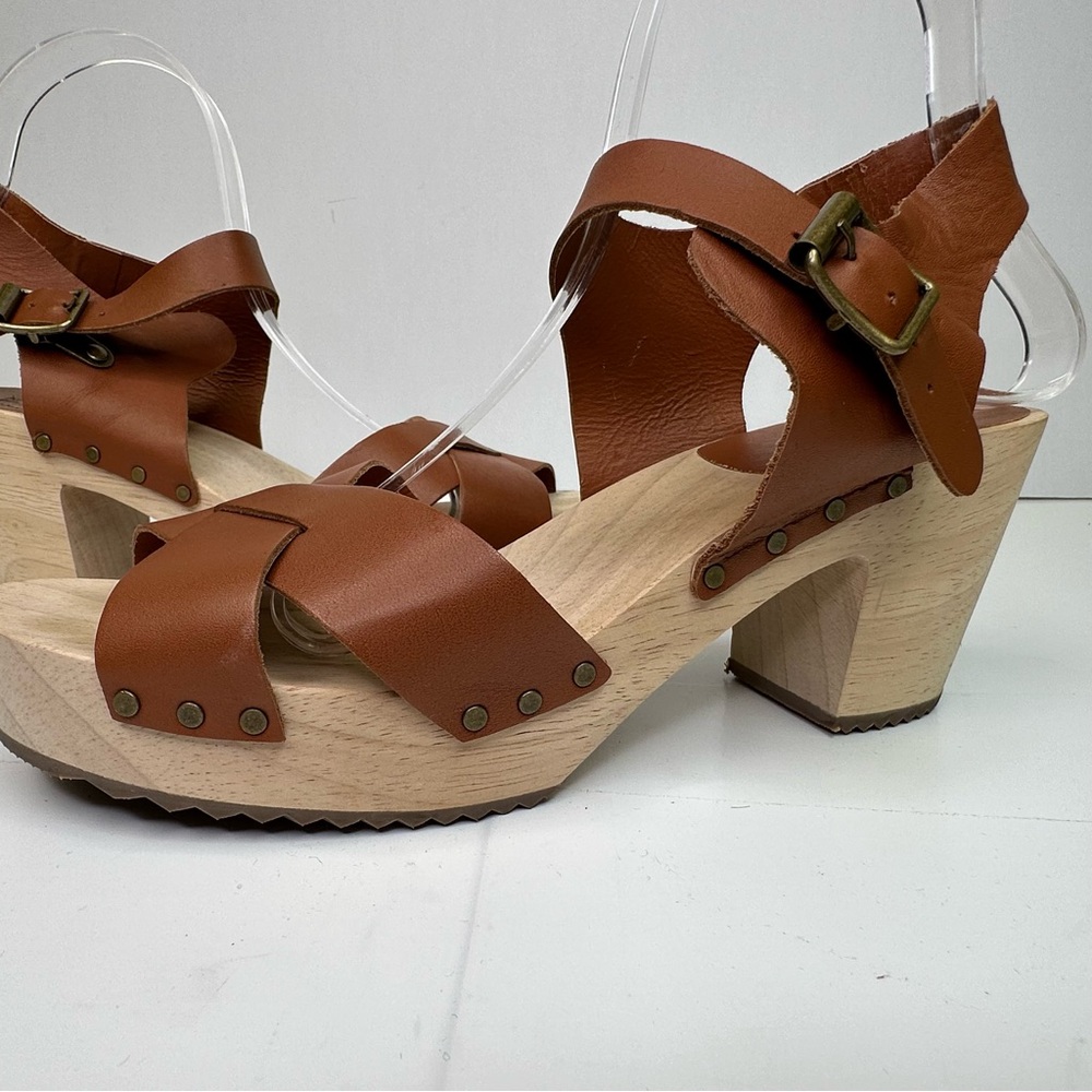 NWOB LOFT Criss Cross Brown Leather Sandals Heels Size 8M - Picture 3 of 8